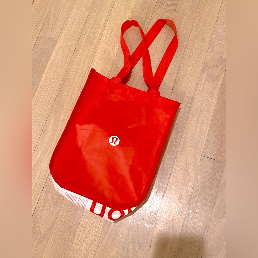 Red lululemon bag ❤️reserved for LGD❤️
